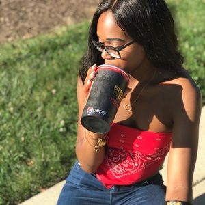 Meet your Posher, Kayla